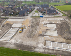 Bovenaanzicht fundamenten huurwoningen